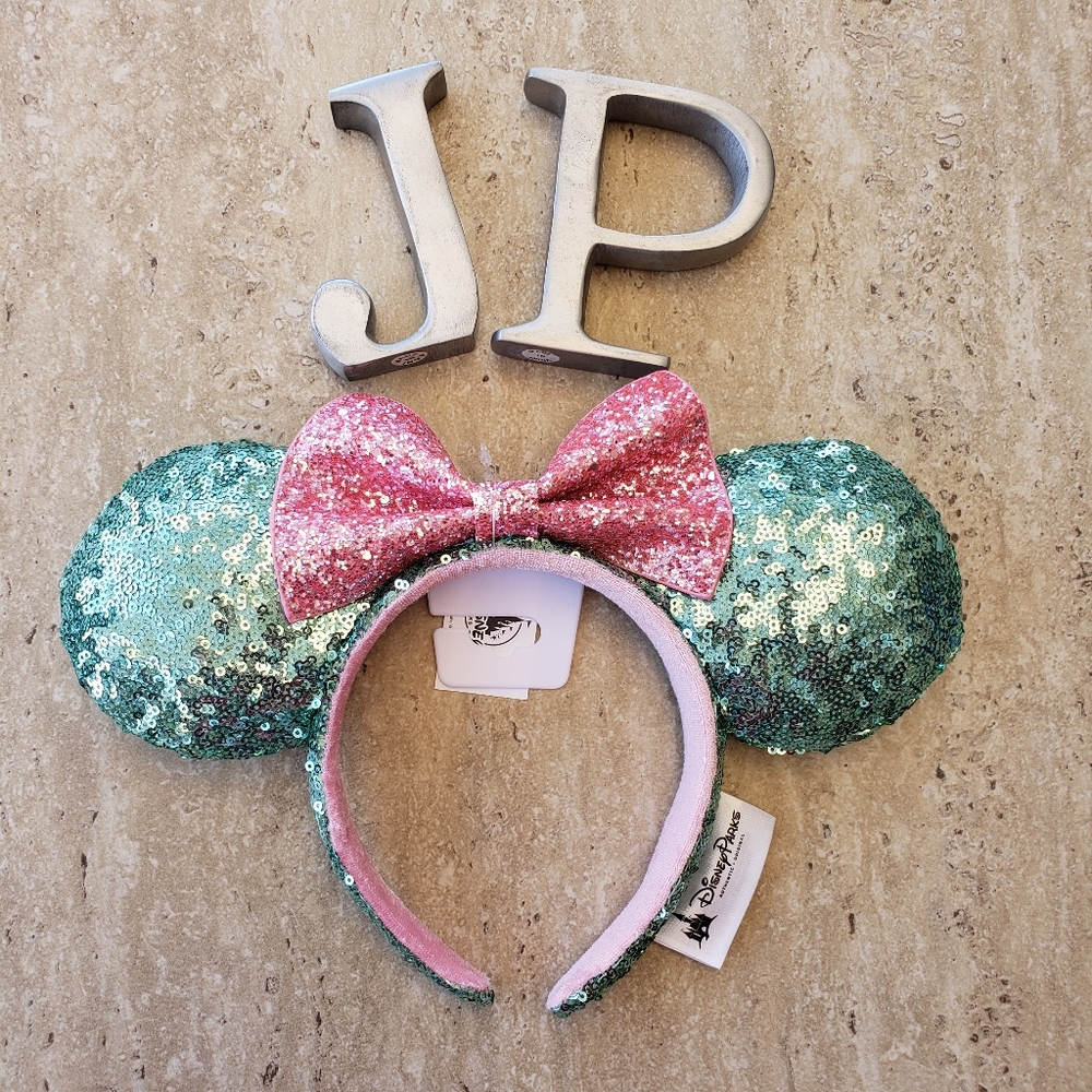 Last One!! Sequin Minnie Mouse ears headband